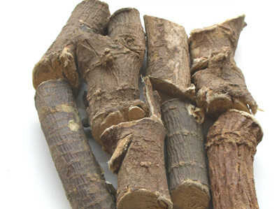 了哥王具有毒性,大剂量使用,容易出现中毒的情况.