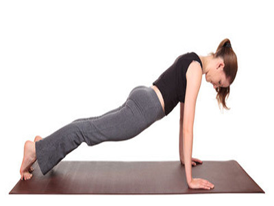 三,回旋式扭动腰部