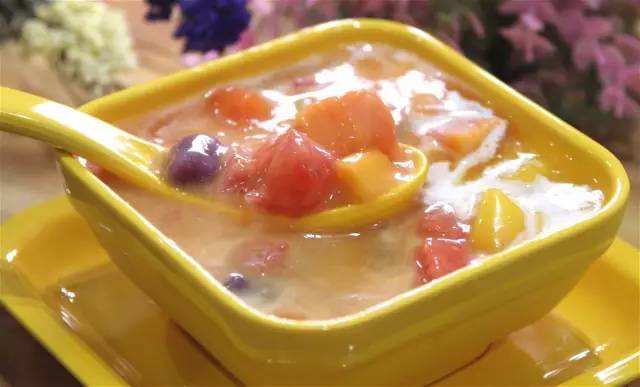 牛奶椰汁燉桃膠